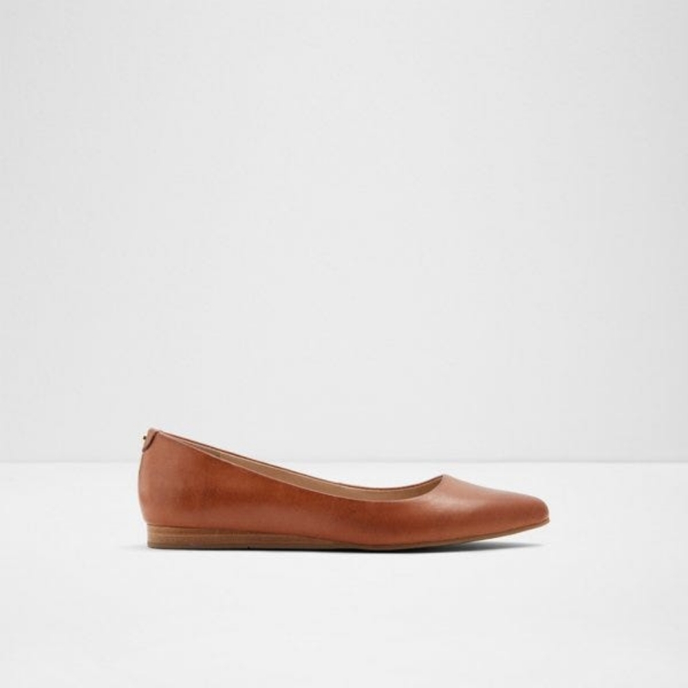 NEW Aldo zareni pointy leather shoes - size 9